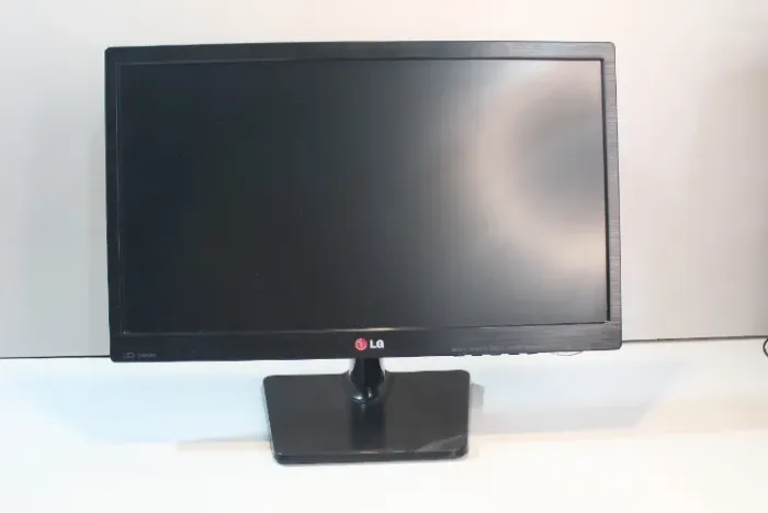 Monitor LG 20" LED