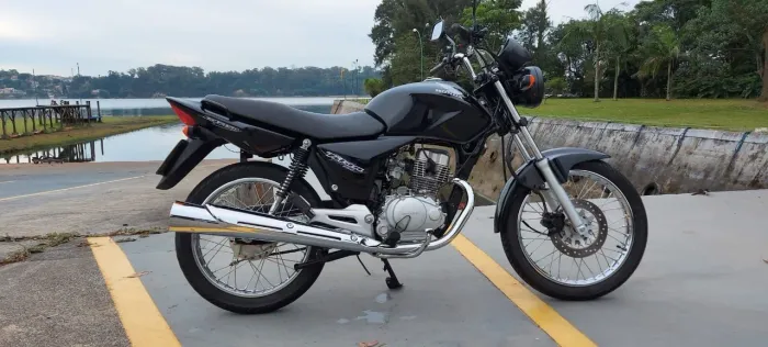 Vendo titan ano 2004 esd toda original