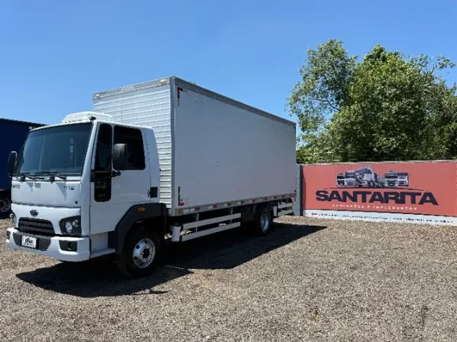 Ford Cargo 1119 4X2 2019 Completo Revisado 3/4 Com Baú Furgão Seco