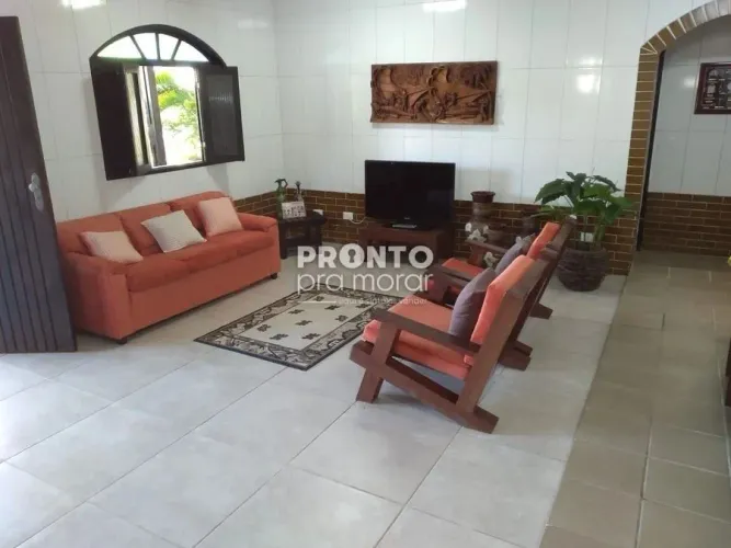 Casa com 3 quartos em Enseada dos Corais