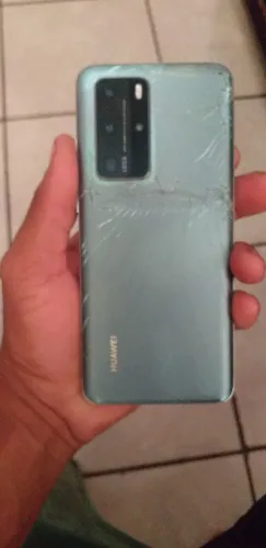 Vendo ou troco esse huawei p40 pro com defeito na tela