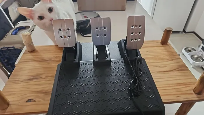 Pedais Thrustmaster T3PM com mod de freio da 3DRAP