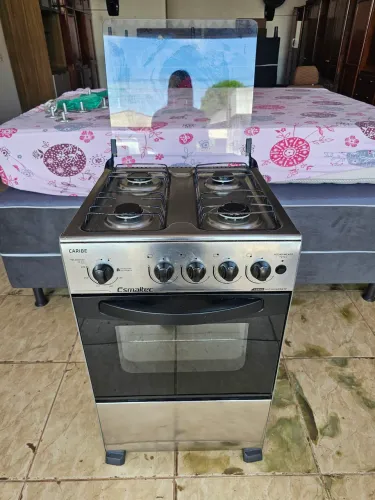 Fogão elétrico conservado funcionando perfeitamente