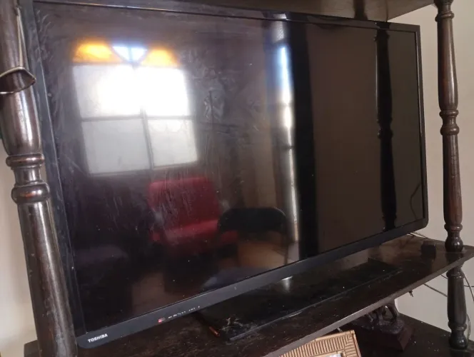 Tv Toshiba 48 polegadas para conserto, ou proveito de peças