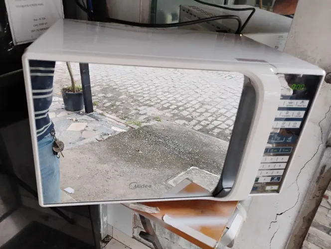 Microondas Midea 31 litros espelhado novíssimo funcionando perfeitamente