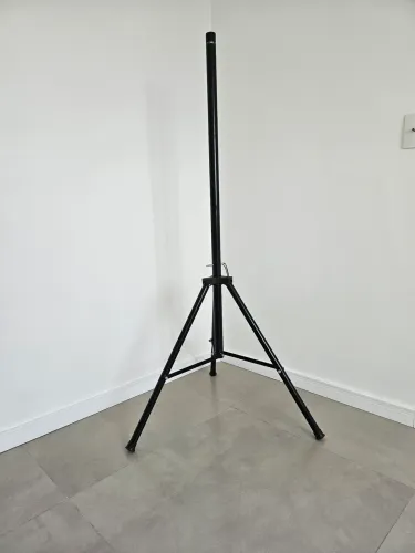 Tripé para caixa de som