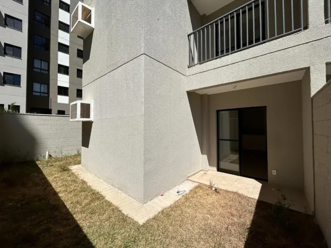 Apartamento com quintal à venda no Jardim Baronesa, Campinas-SP.