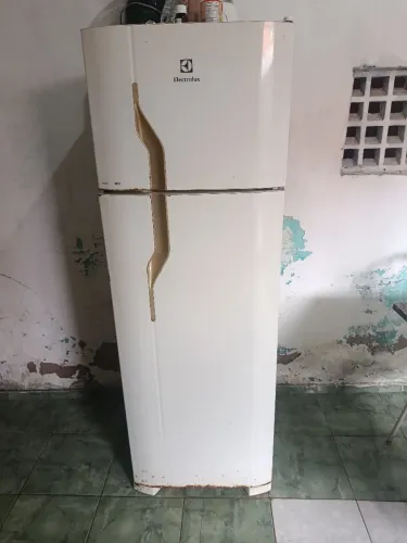 Vendo essa geladeira para conserto
