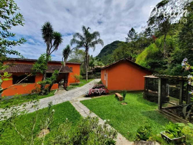 Sítio com 3 dormitórios à venda, 20000 m² por R$ 650.000,00 - Canoas - Teresópolis/RJ