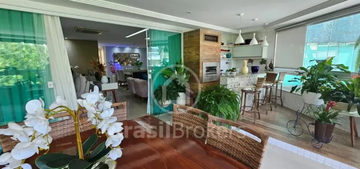 Recreio dos Bandeirantes, Rio de Janeiro! Amplo apartamento com 3 quartos, sendo 2 suítes,