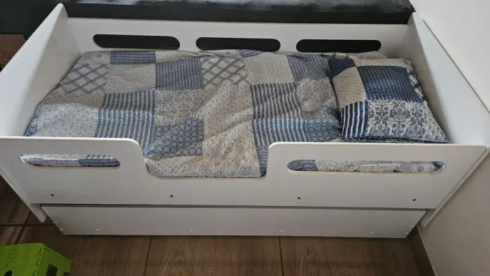 Mini cama infantil (bicama) usada
