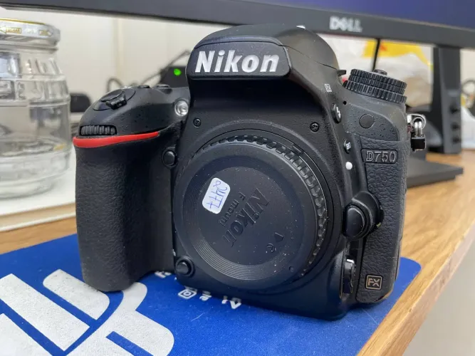 Nikon D750, obturador novo