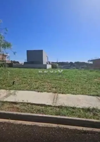 Terreno à Venda no Condomínio Villa de Leon I Piratininga/SP