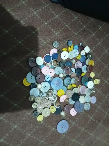Botões de roupas antigos, variados tamanhos
