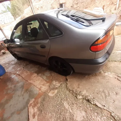 Renault Laguna RXE 2.0s 8v/16v 2001