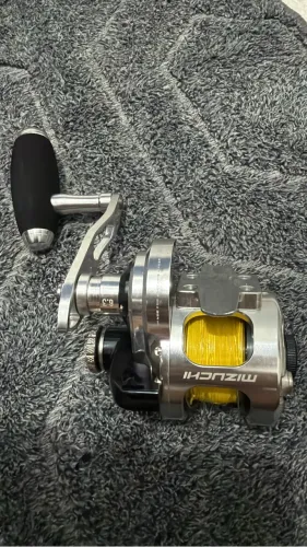 Carretilha de slow jig mizuchi 2001hg
