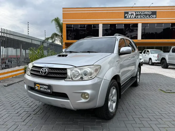 Toyota Hilux SW4 SRV D4-d 4X4 3.0 TDI Dies. AUT 2010