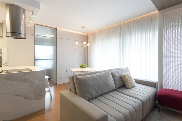 Apartamento mobiliado para alugar no bairro Auxiliadora com 1 quarto (1suíte )