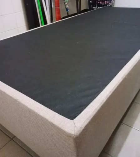 Vendo cama de solteiro 