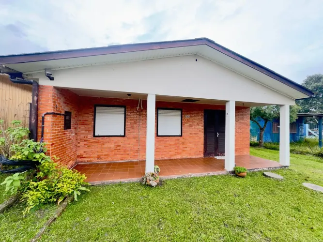 Casa com amplo anexo a venda em Imbé-RS- Albatroz REF: 6405