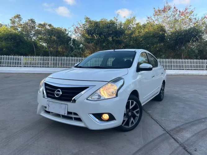Nissan Versa Unique 1.6 16V Flexstart 4P Aut. 2017