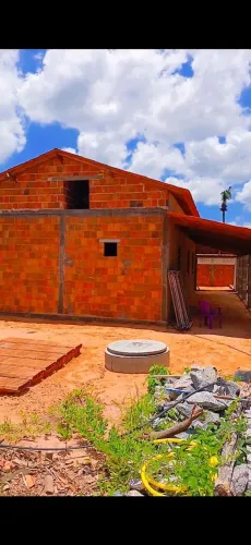 Vendo casa ou troco por carro do meu interesse, só 170mil