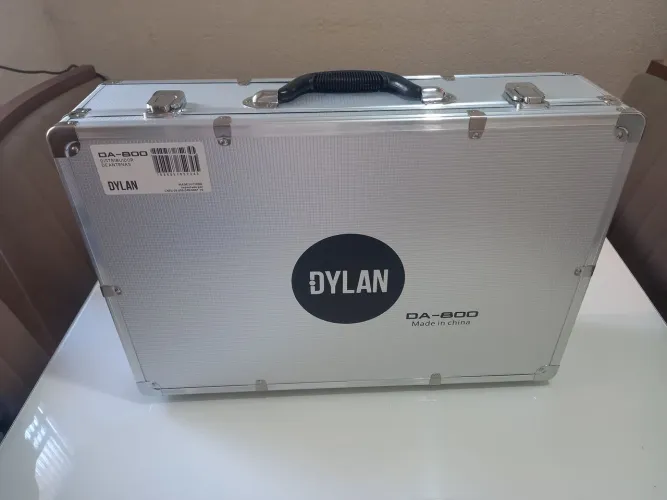 Distribuidor de Antena Ativo UHF Dylan DA-800 8 Canais com Case