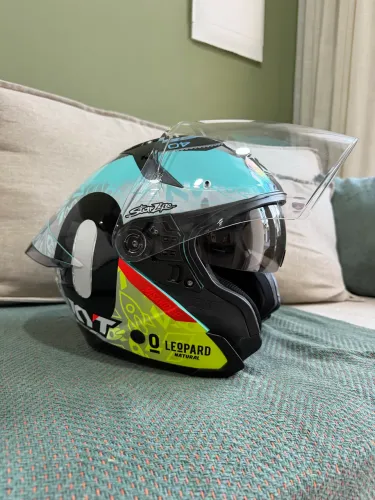 Capacete KYT novo