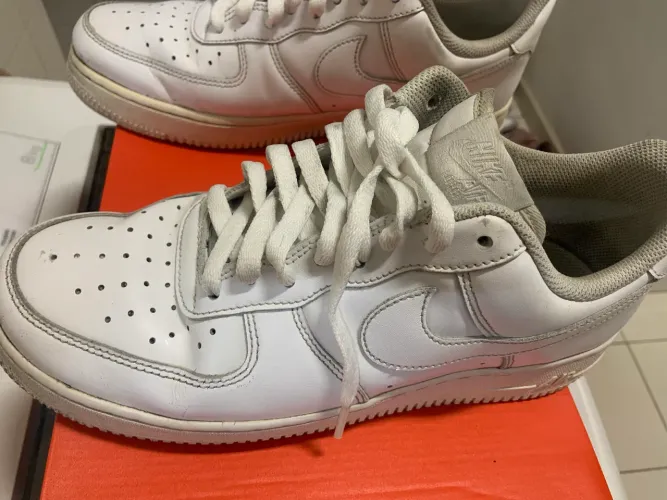 Tênis Nike AIR branco usado