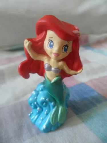 Boneca Ariel Princesinha Disney 5,5 cm de altura