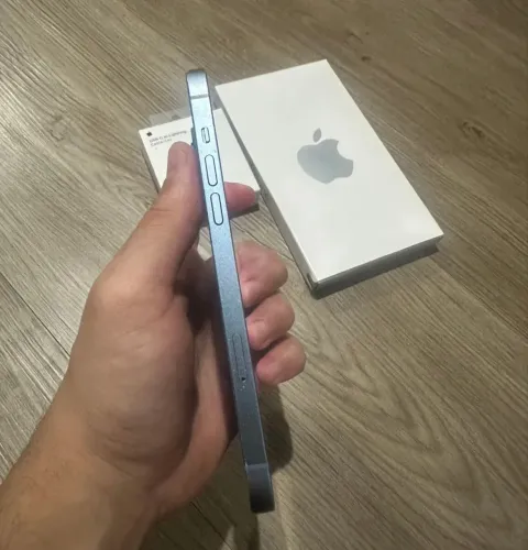 iPhone 14 azul claro 128 gigas