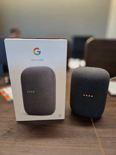Caixa de Som Inteligente Google Nest Áudio *Gemini*