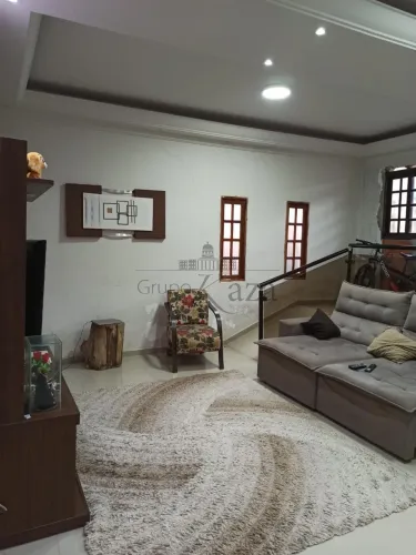 Chácara Rural - Padre Marcelo - Caçapava - 360m² - 4 Dormitórios. Aceita Permuta.