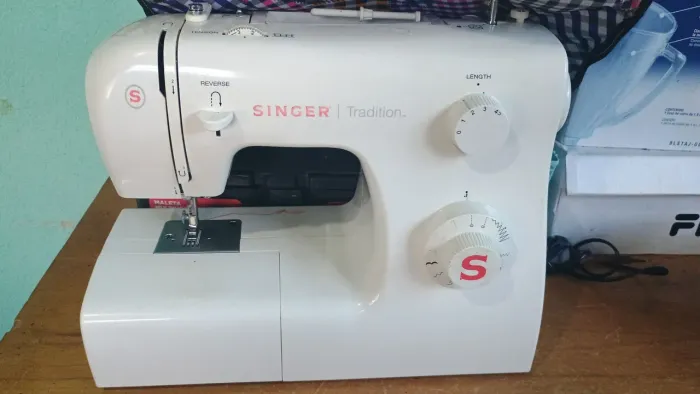 Máquina de costura Singer