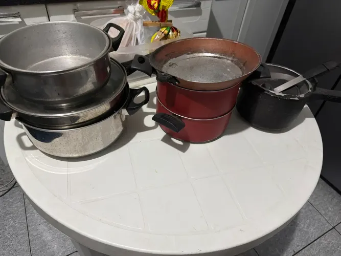 Panelas e garrafas térmicas tudo por 100