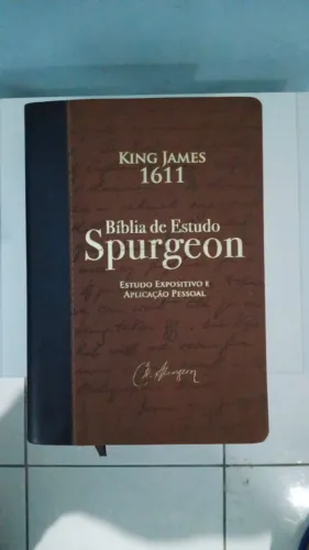 Bíblia de Estudo Spurgeon King James 1611 - Estudo Expositivo e Aplicação Pessoal