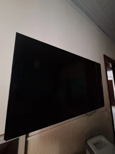 televisão para retirada de peças
