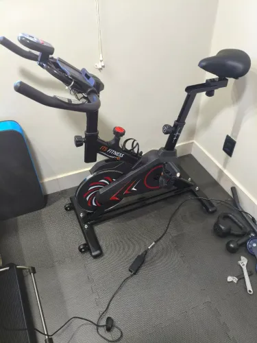 Bicicleta ergométrica para sprinning knakasaki preto 