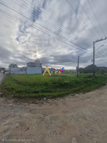 Terreno de Esquina no Centro de Penha com 410 m² e Renda Imediata!