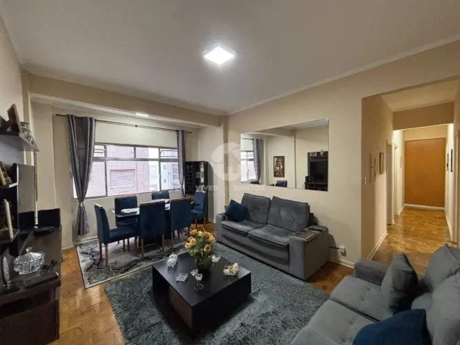Apartamento na quadra da praia com 2 quartos e 2 banheiros no Gonzaga Santos/SP