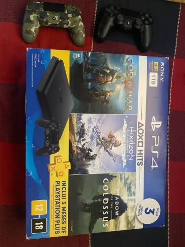PlayStation 4 + 2 controles + 3 jogos