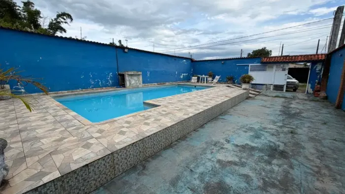 Casa com piscina para venda com 2 quartos em Balneário Gaivota - Itanhaém - SP