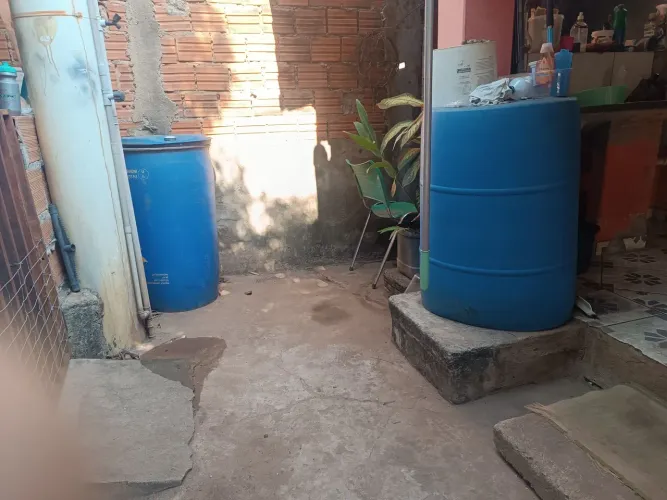 2 tambores 200 litros.