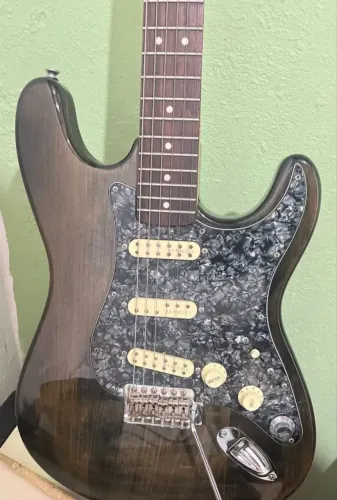 Guitarra Fender bulet Squier
