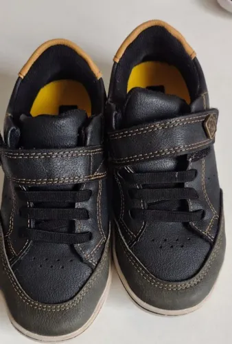 Sapatos klin tamanho 26, chuteira tamanho 28, chinelo molequinha tamanho 28