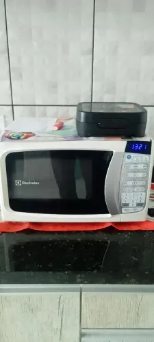 Vendo microondas e sanduicheira