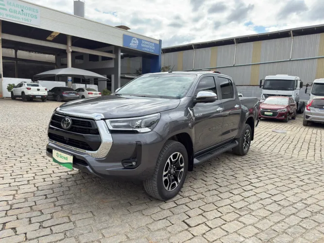 Toyota Hilux CD SRX Limited 4X4 2.8 TDI Die.aut 2023