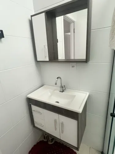 Armário de banheiro