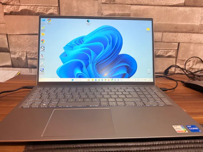 Notebook Dell I5 11ºG 16 GB RAM 15.6P Teclado Retroiluminado com leitor impressão digital