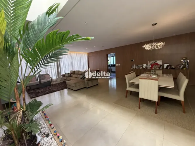 Casa 4 quartos disponível para Locação e Venda no bairro Santa Maria em Uberlândia-MG